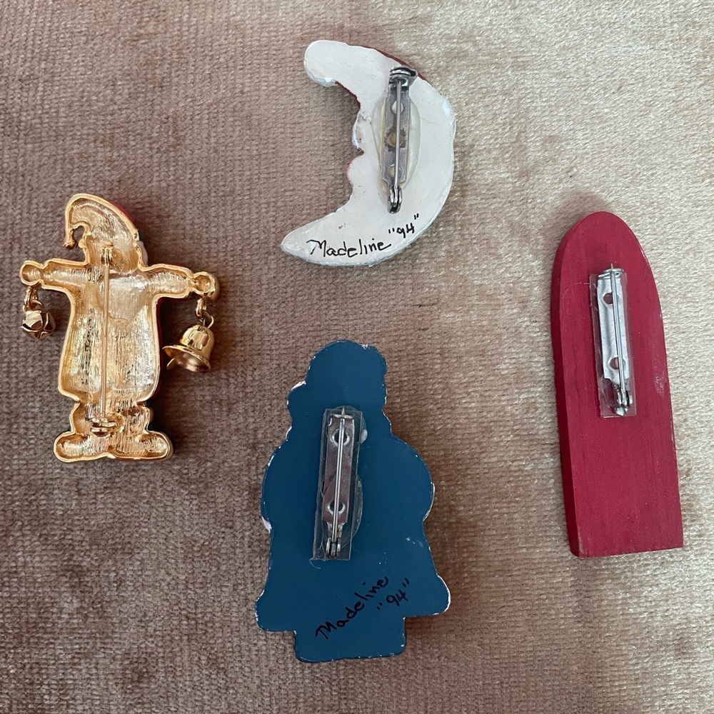 Festive Santa Claus Brooch Set - Picture 2 of 7
